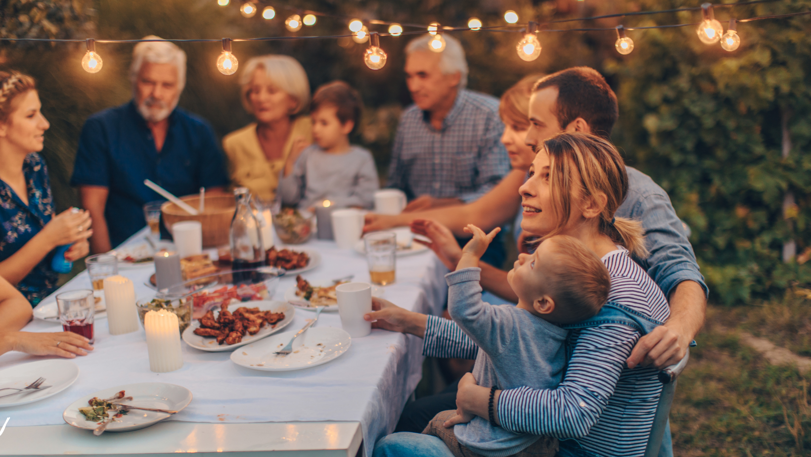 Virginia Satir nám zanechala hluboké pochopení toho, jak rodinné systémy formují naše životy, ale také praktické nástroje pro transformaci těchto vzorců. Její přístup byl vždy plný naděje – věřila, že každý člověk má potenciál k růstu a změně, bez ohledu na jeho minulost.